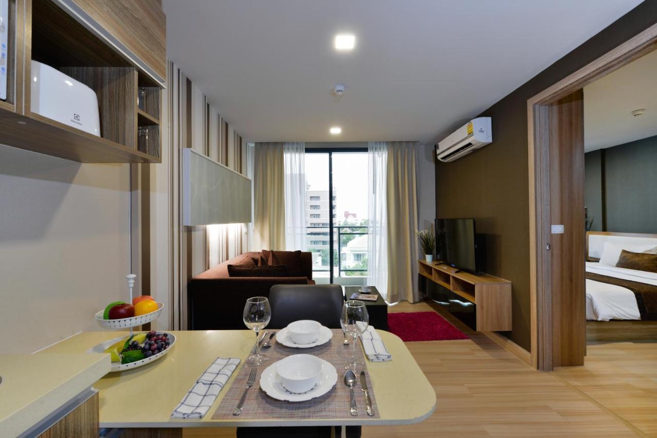 Ten Ekamai Residences Bangkok Exterior foto
