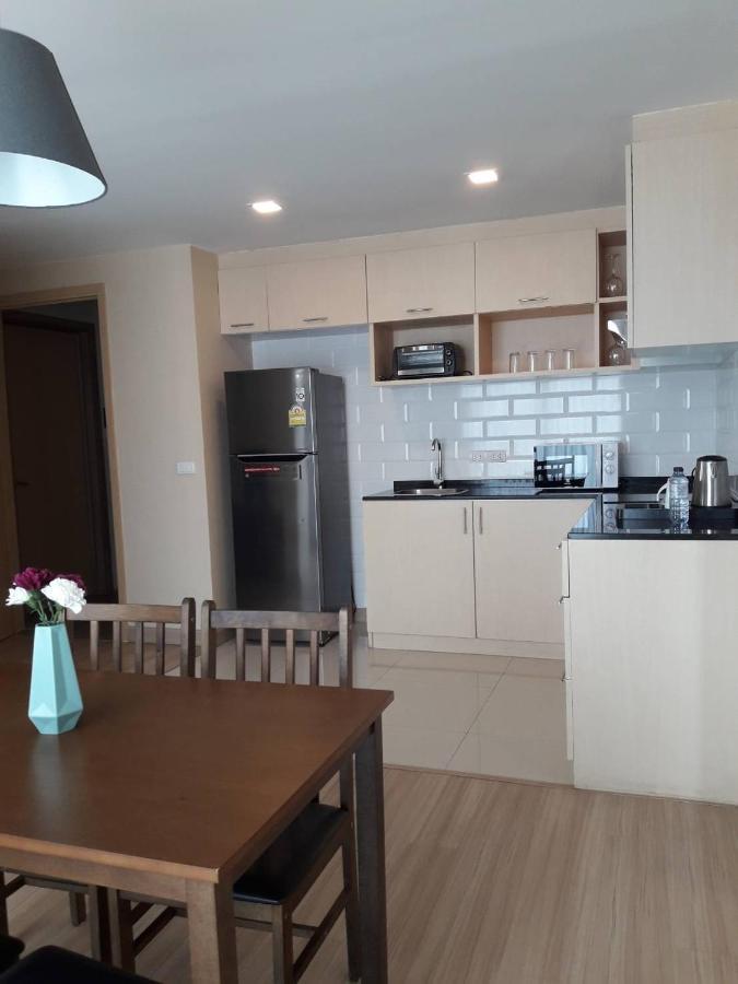 Ten Ekamai Residences Bangkok Exterior foto