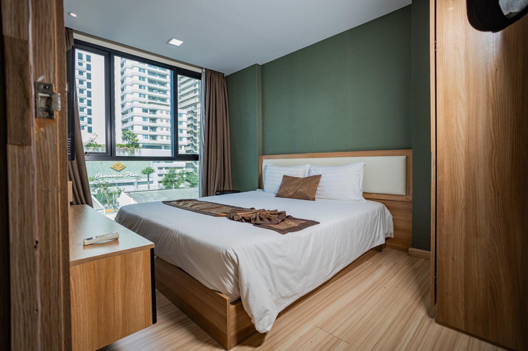 Ten Ekamai Residences Bangkok Exterior foto