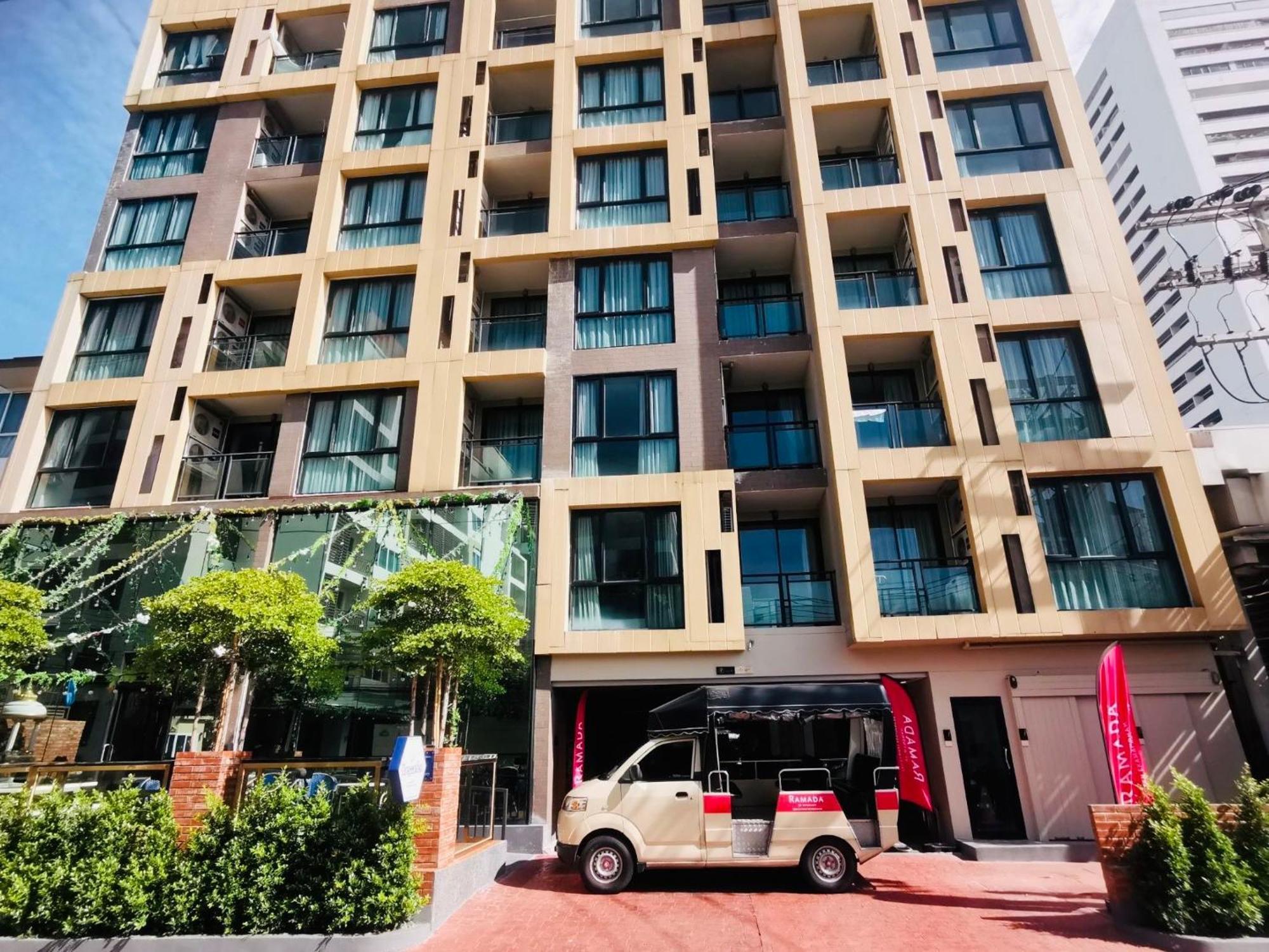 Ten Ekamai Residences Bangkok Exterior foto