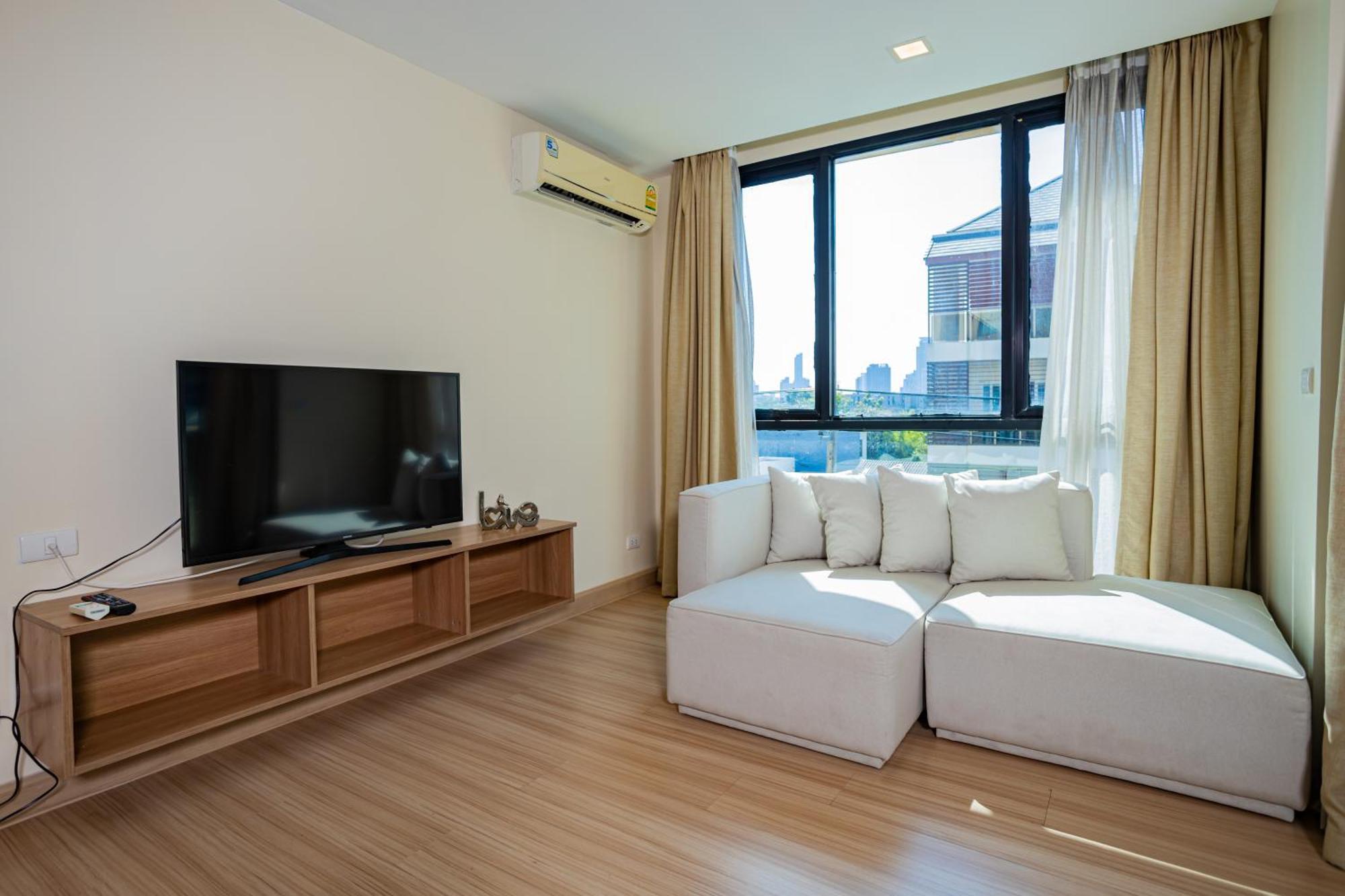 Ten Ekamai Residences Bangkok Exterior foto