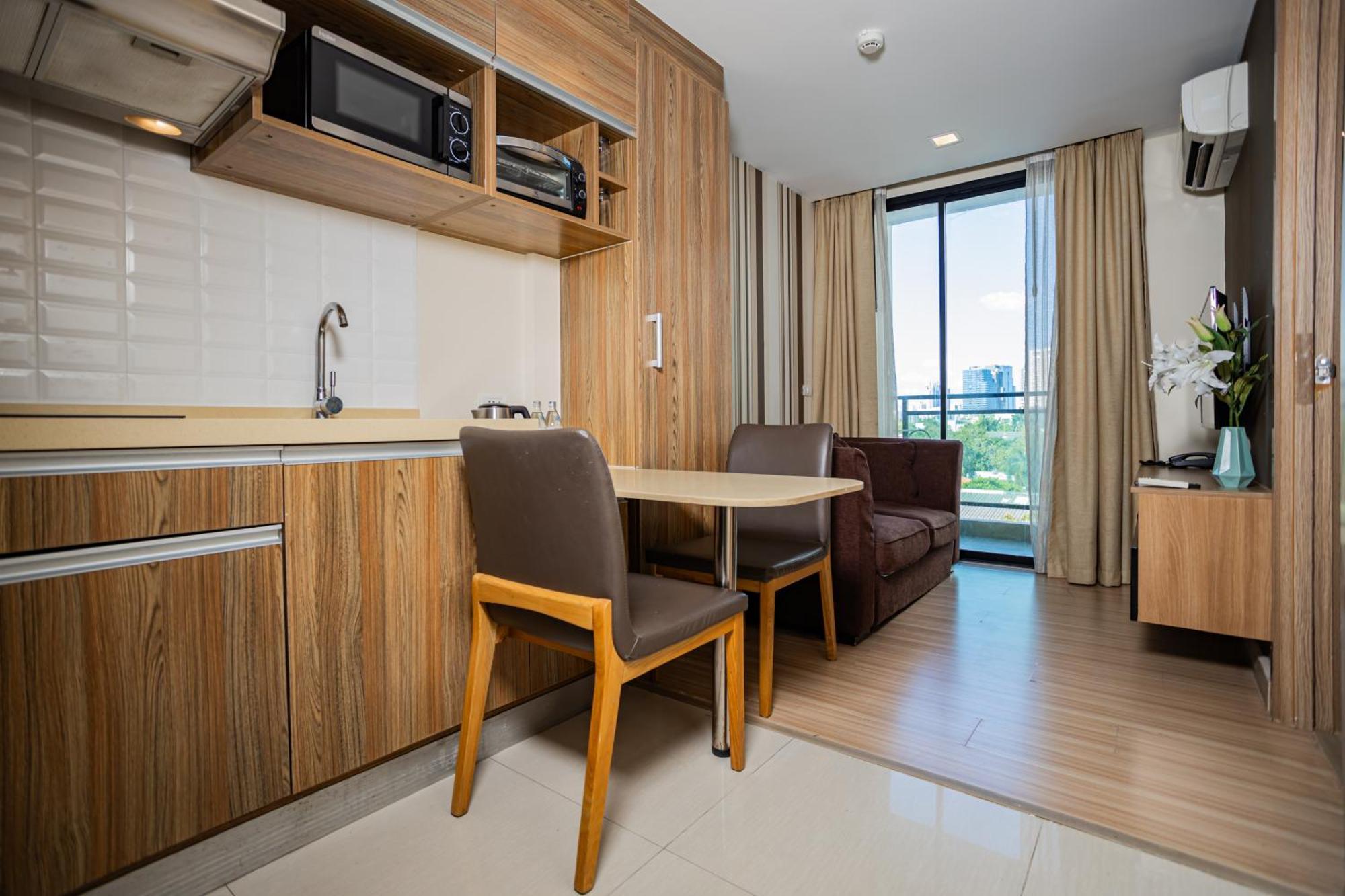 Ten Ekamai Residences Bangkok Exterior foto