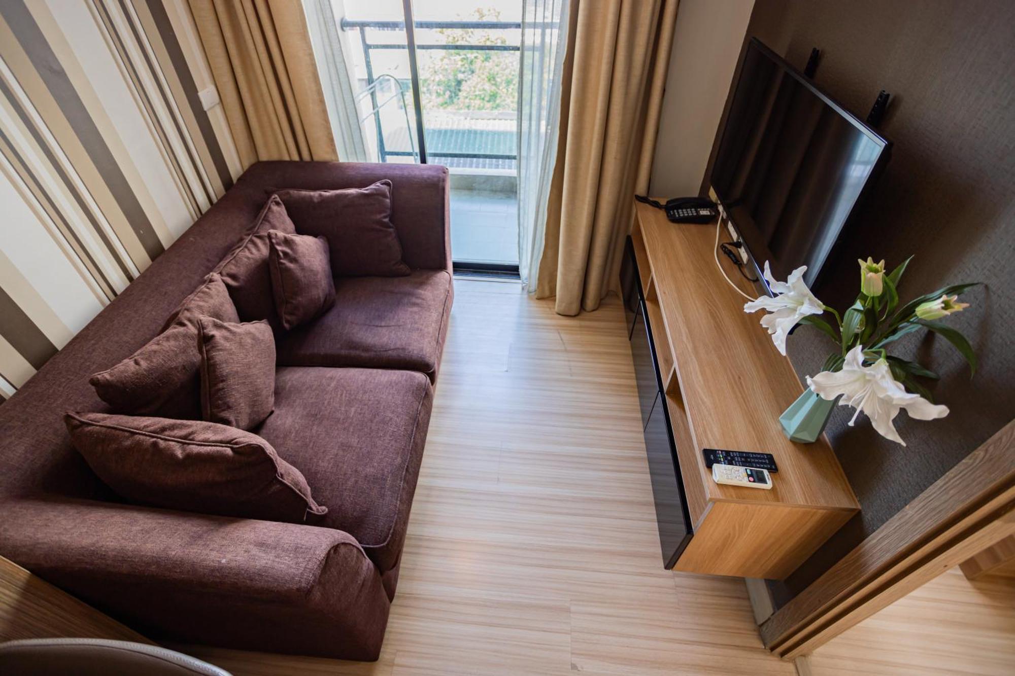 Ten Ekamai Residences Bangkok Exterior foto