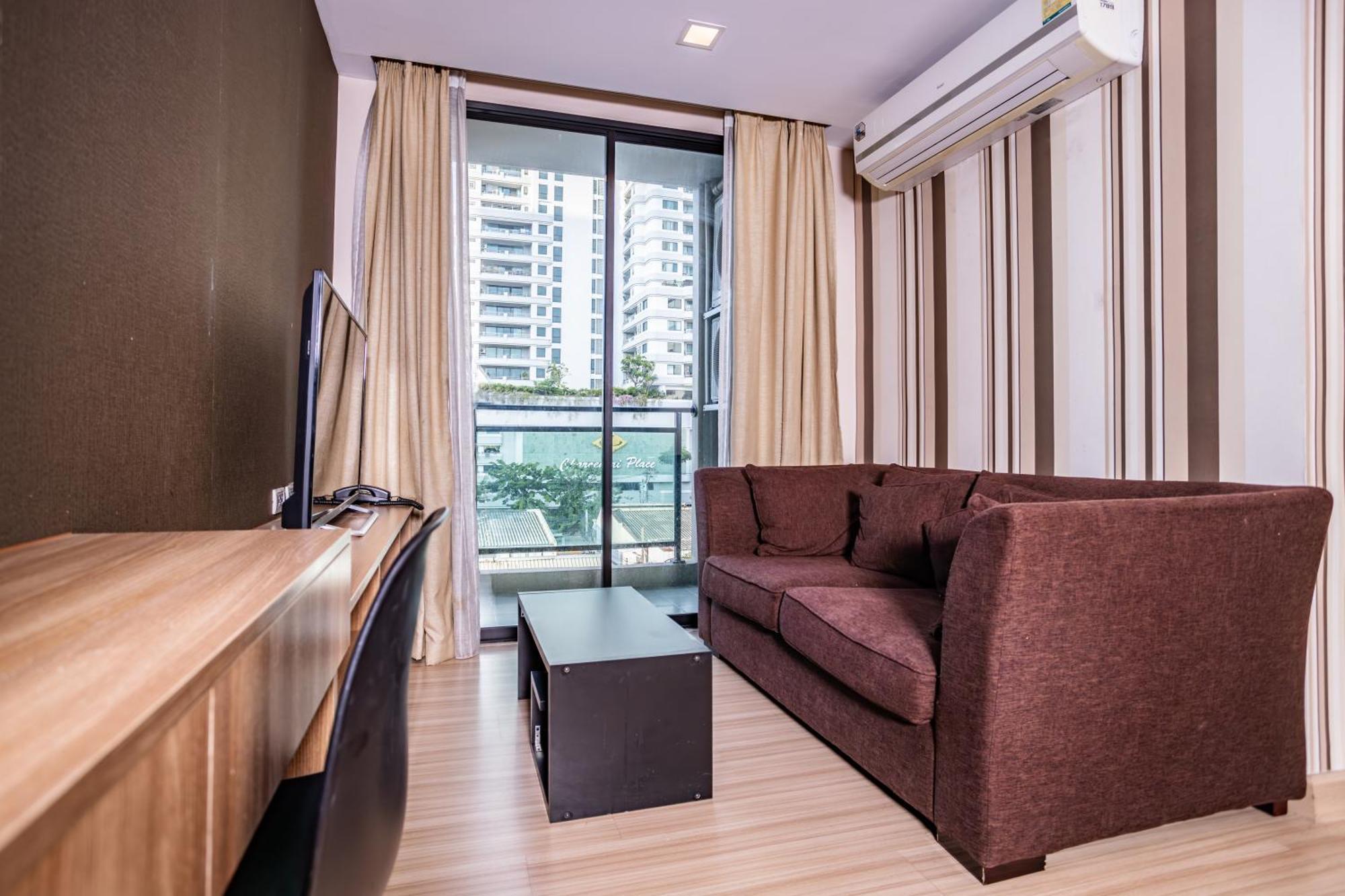Ten Ekamai Residences Bangkok Exterior foto