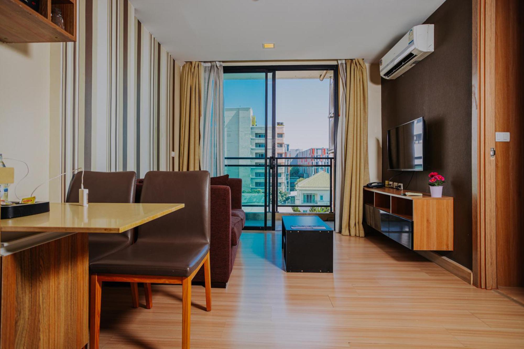 Ten Ekamai Residences Bangkok Exterior foto