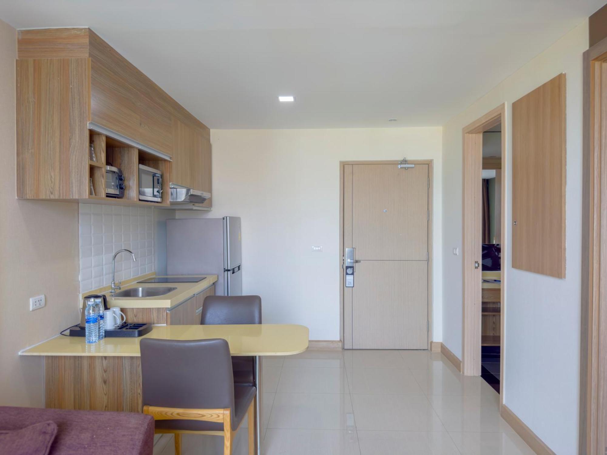 Ten Ekamai Residences Bangkok Exterior foto