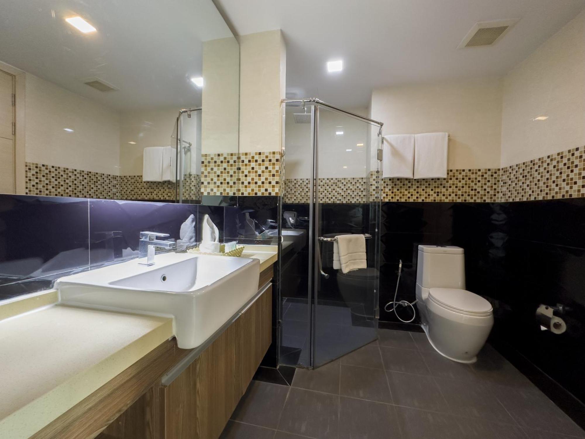 Ten Ekamai Residences Bangkok Exterior foto